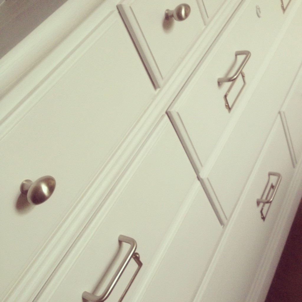 Domestiphobia DIY Chalk Paint DIY Chalk Painted Dresser