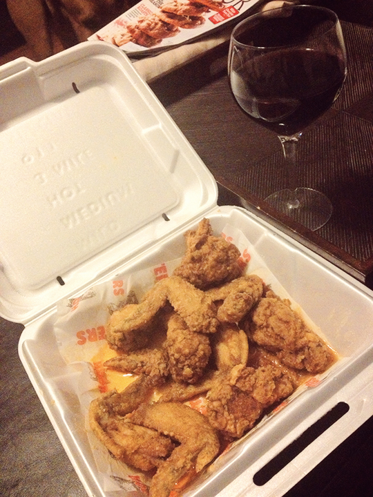 Hooters Wings and Wine